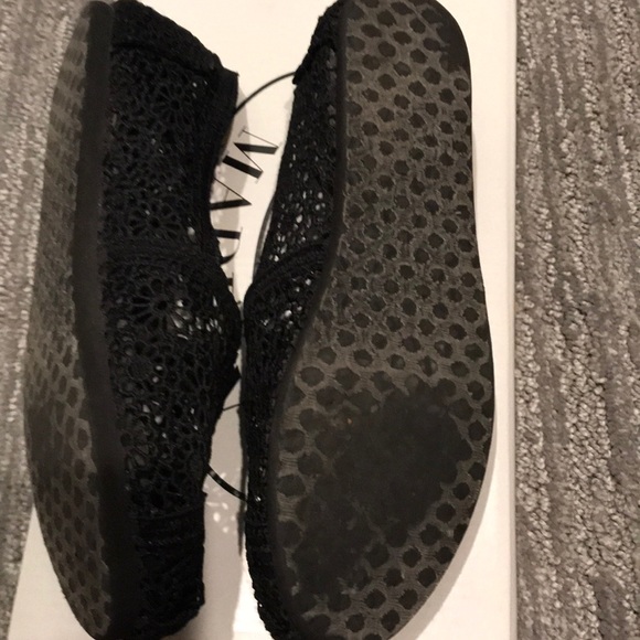 Toms - Picture 4 of 4